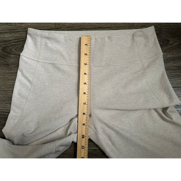 Outdoor Voices 7/8 Dipped Legging size Medium - Picture 3 of 6